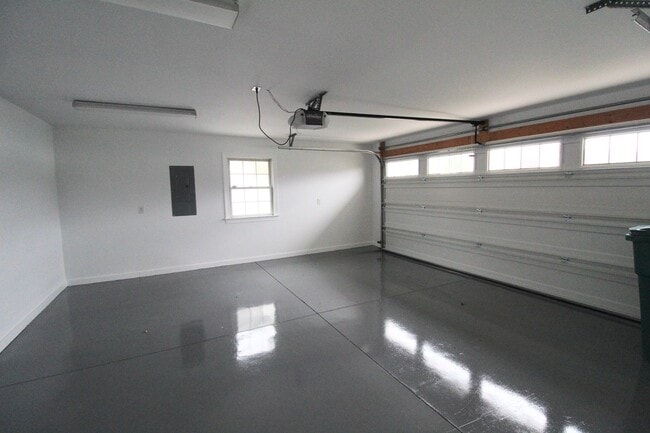 Building Photo - 500 Callaway Circle