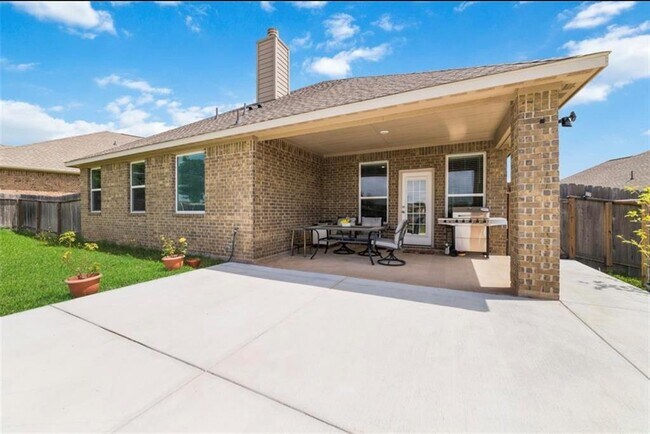 Building Photo - 19029 Villa Ln