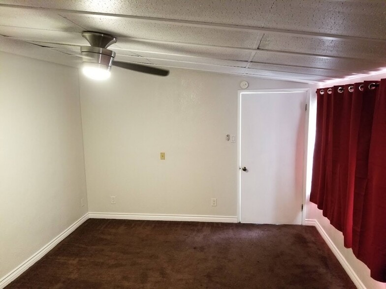 Building Photo - 9145 Gorge Ave