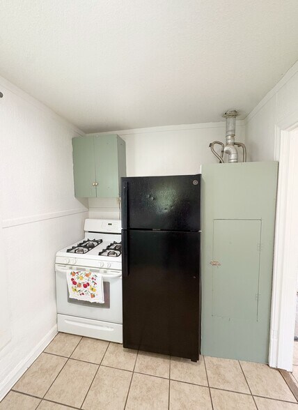 Building Photo - 628 N 36th St