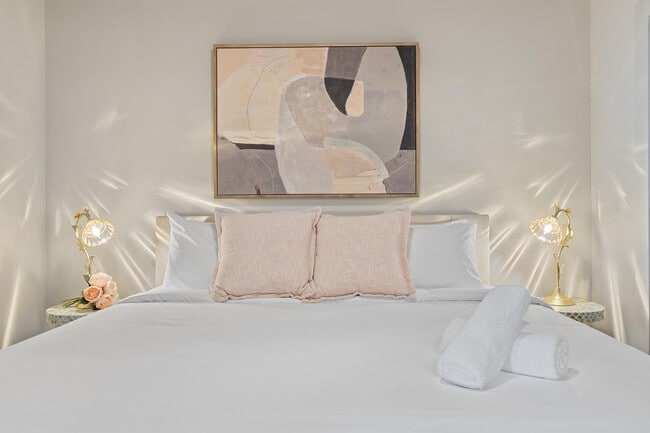 Building Photo - 5820 1/2 Cameron Rd