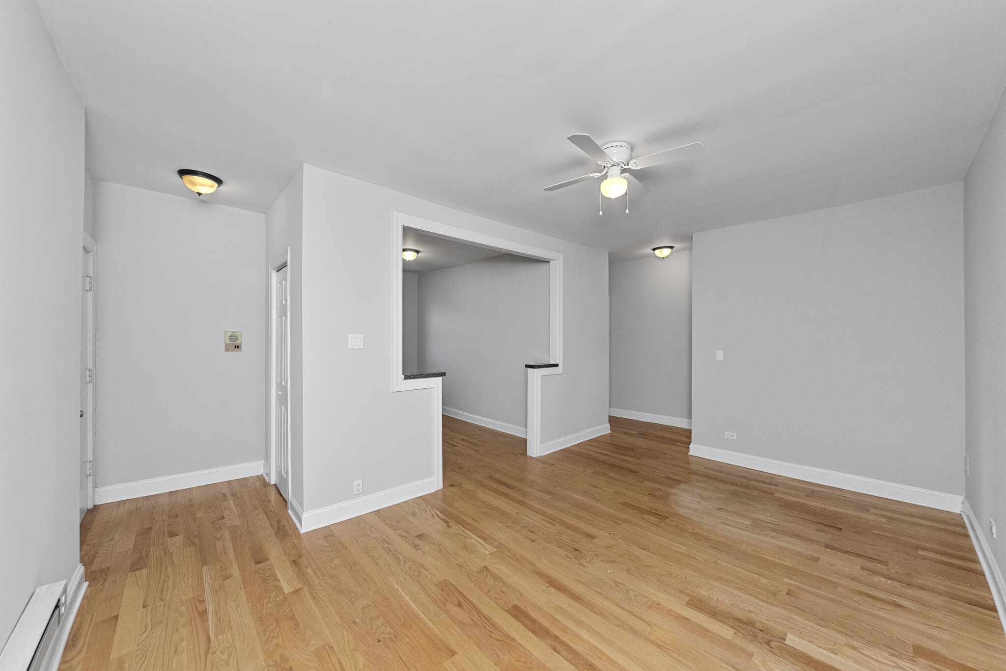 Building Photo - 3726 N Pine Grove Ave
