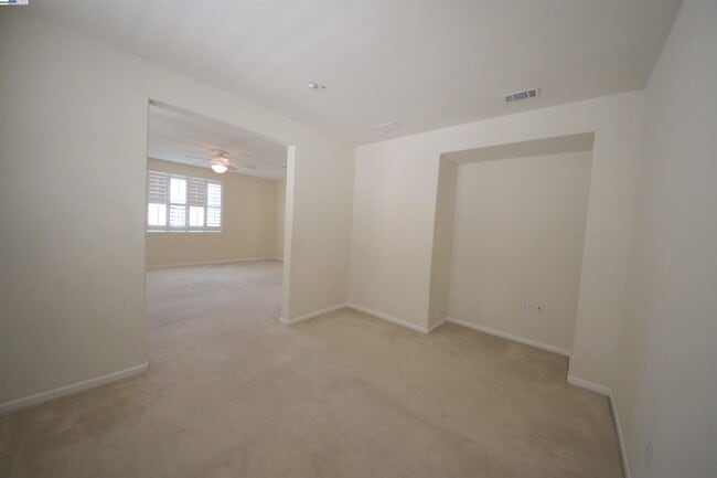 Building Photo - 1612 Marina Way