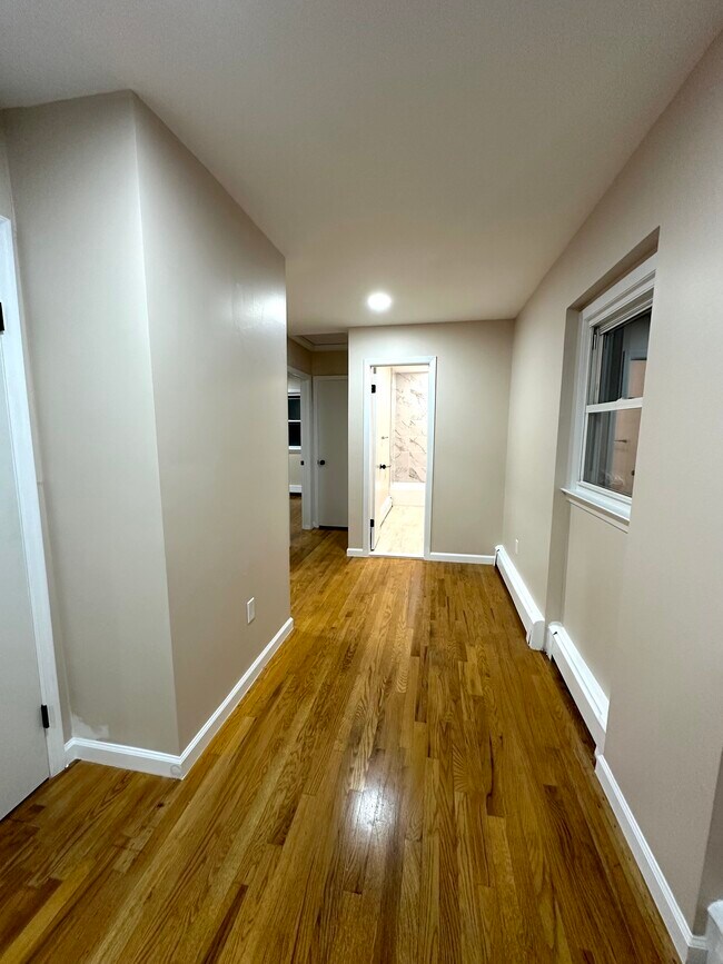 Building Photo - 23 Allview Ave