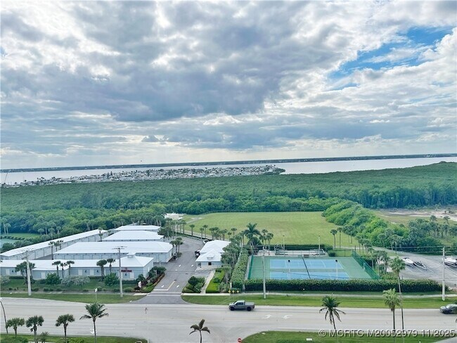 Building Photo - 9500 S Ocean Dr