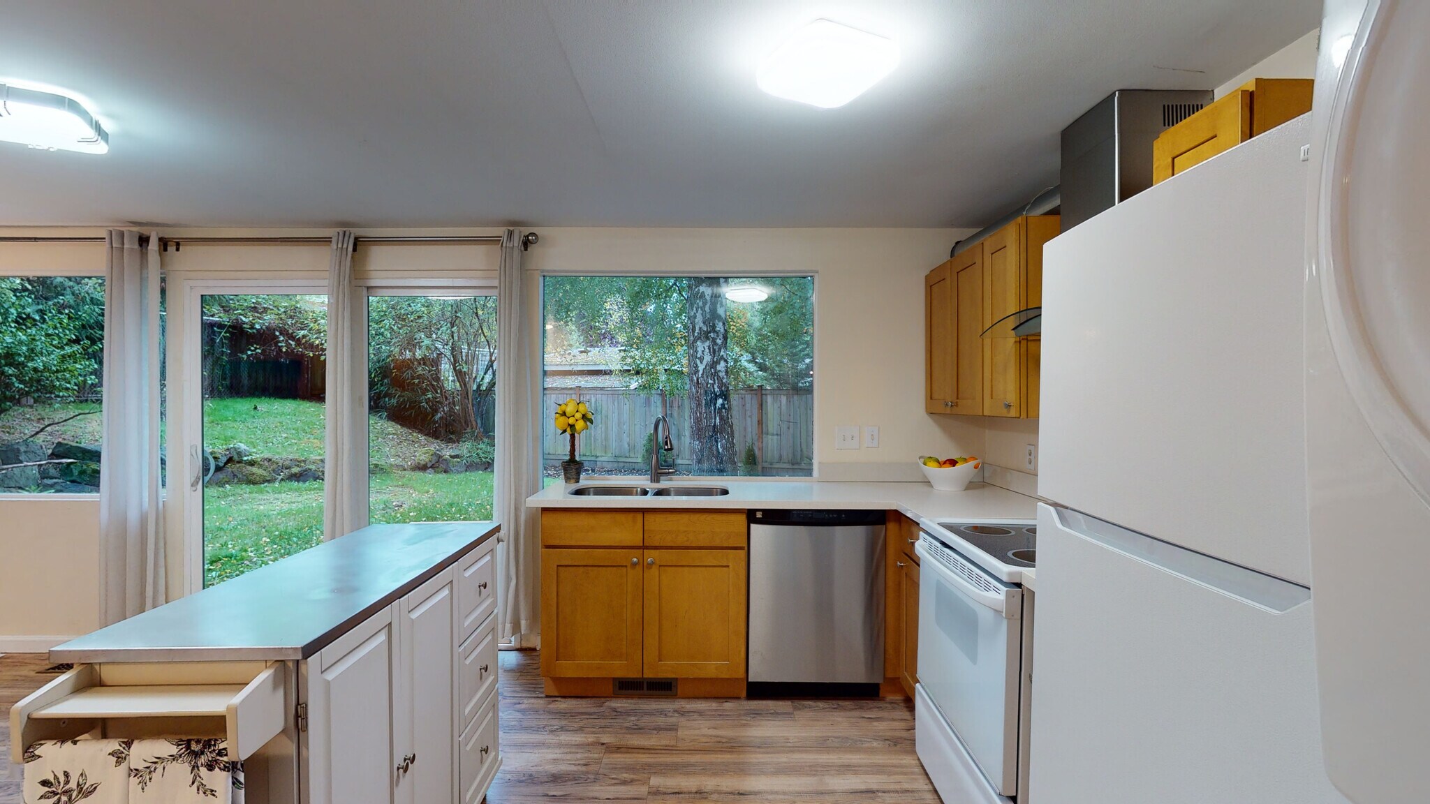 Kitchen - 12405 NE 109th Pl