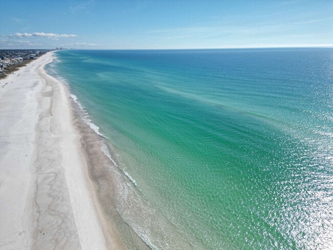 Building Photo - 223 E Lakeshore Dr