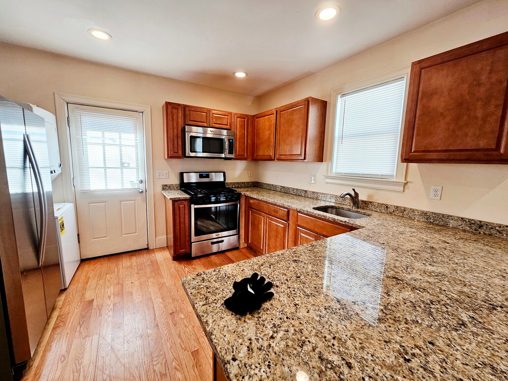 Building Photo - 35 Pratt St