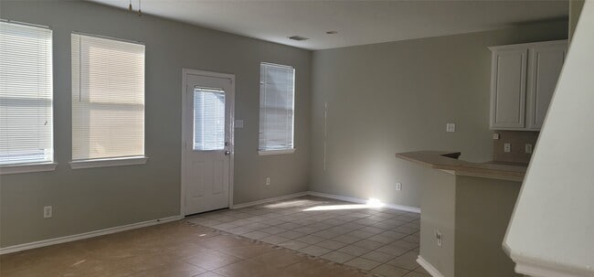 Building Photo - 14426 Mooreview Ln