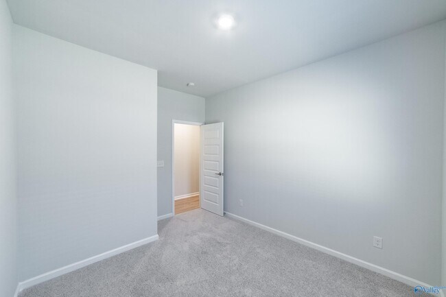 Building Photo - 14976 Greenleaf Dr