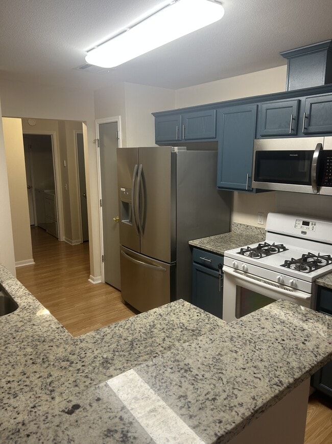 Building Photo - 210 Bailey Loop