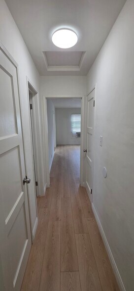 Building Photo - 7034 Hazeltine Ave