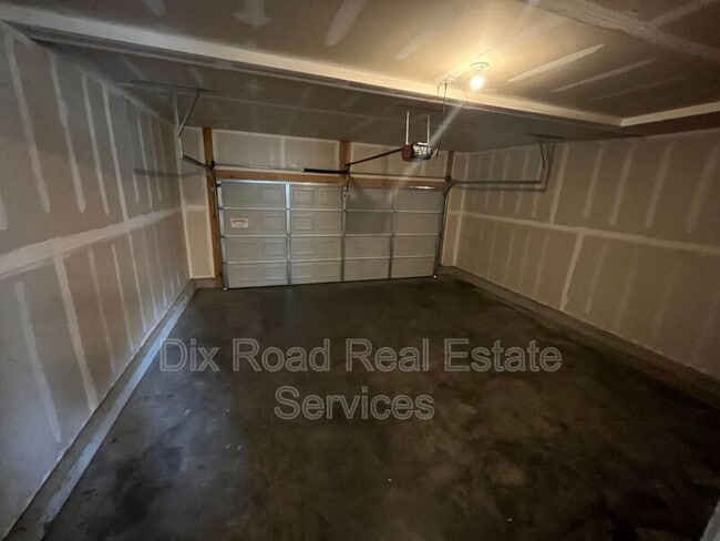 Building Photo - 403 McEwing Dr