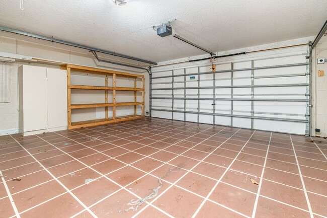 Building Photo - 3236 Helmsdale Ct