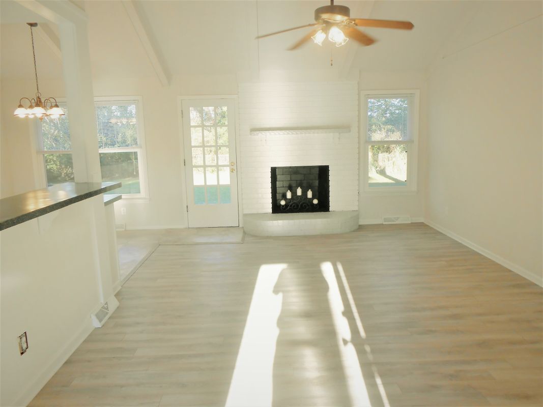 Building Photo - 199 Tall Pines Rd