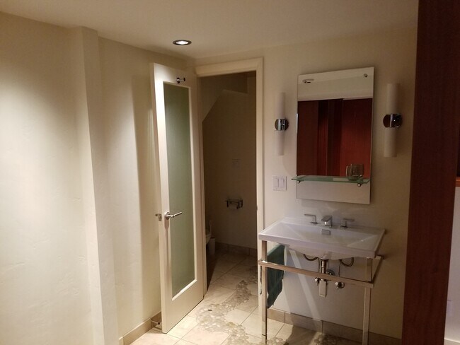 Building Photo - WINTER SPECIAL: Beautiful Hidden Gem Moder...