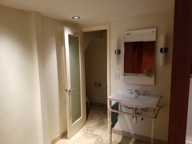 Building Photo - WINTER SPECIAL: Beautiful Hidden Gem Modern Custom Home in Great Salem Neighborhood!