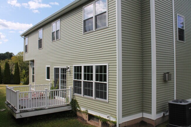 Building Photo - 15 Glen Ridge Rd
