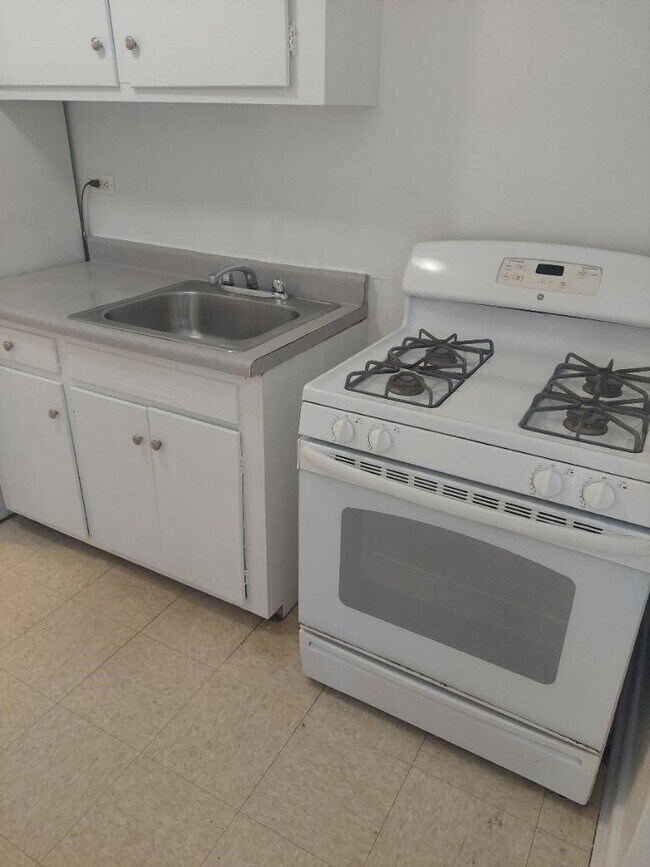 Building Photo - 64-85-85 Wetherole St