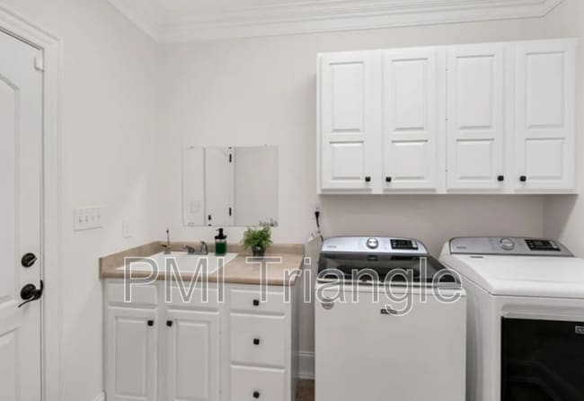 Building Photo - 3705 Westbury Lake Dr