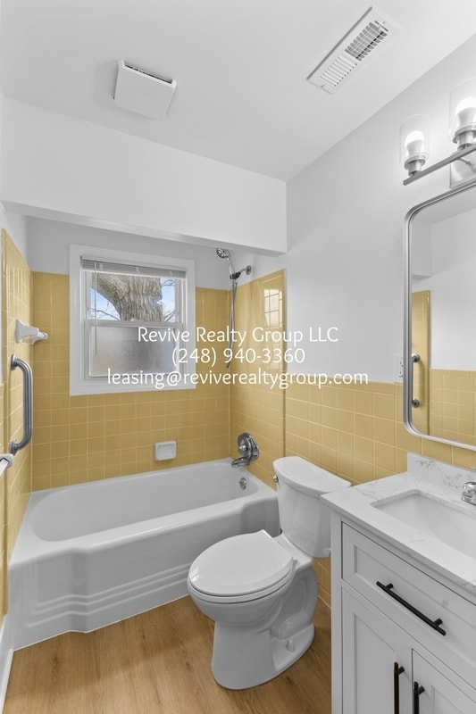 Building Photo - 25630 Tecla Ave