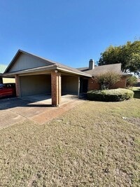 Building Photo - 204-206 Zuni