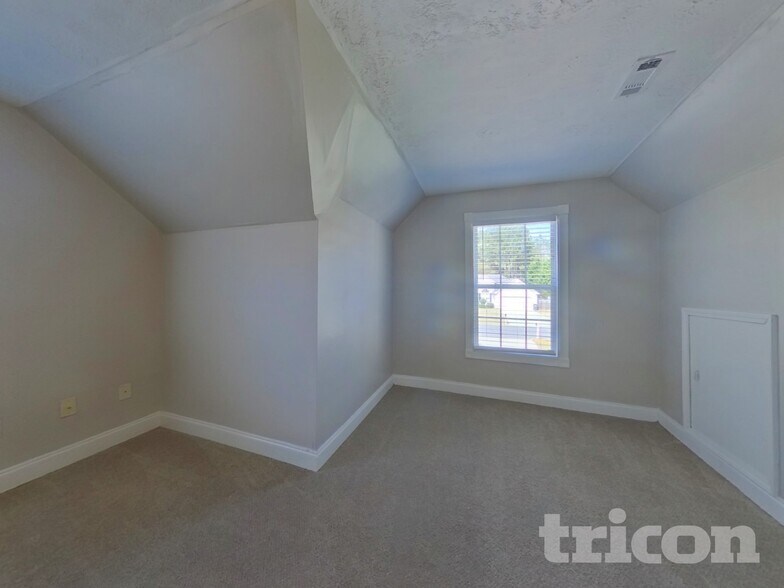 Building Photo - 223 Towler Shoals Dr