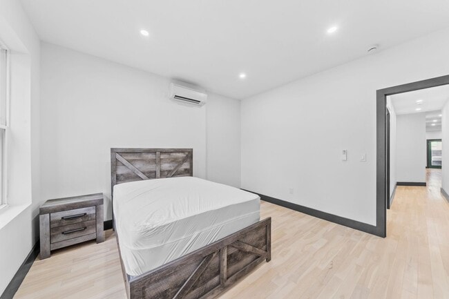 Building Photo - 2458 Lorillard Pl