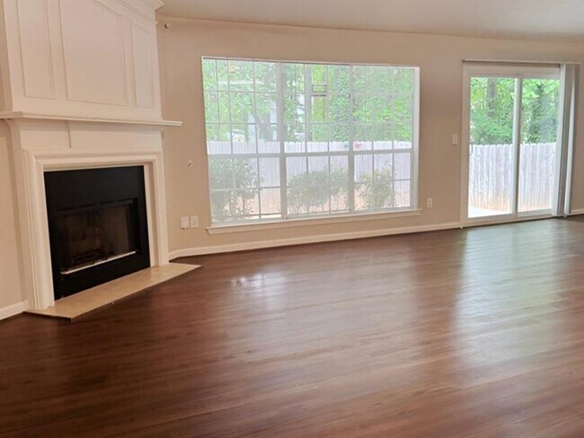 Building Photo - 5110 N Bridges Dr