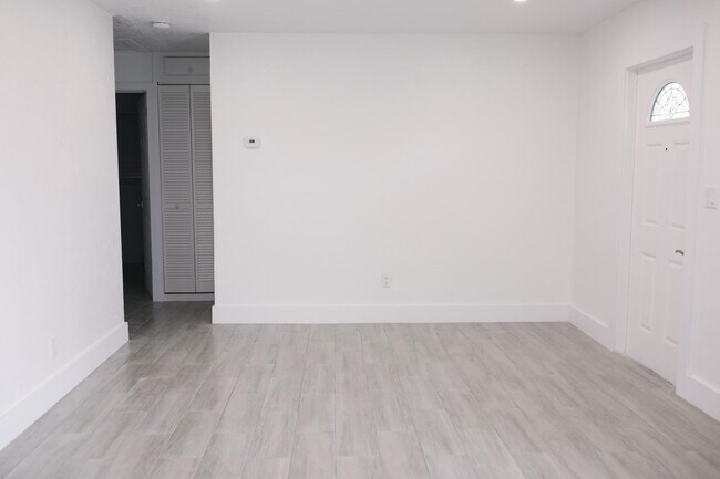 Building Photo - 5649 S 37th Ct