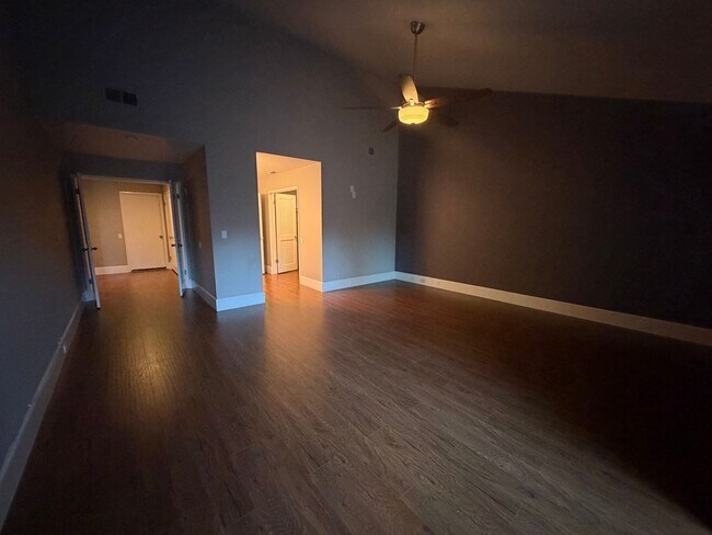 Building Photo - Gorgeous 3-Bedroom House in Gold River with pool