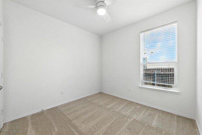 Building Photo - 173 Apricot Dr
