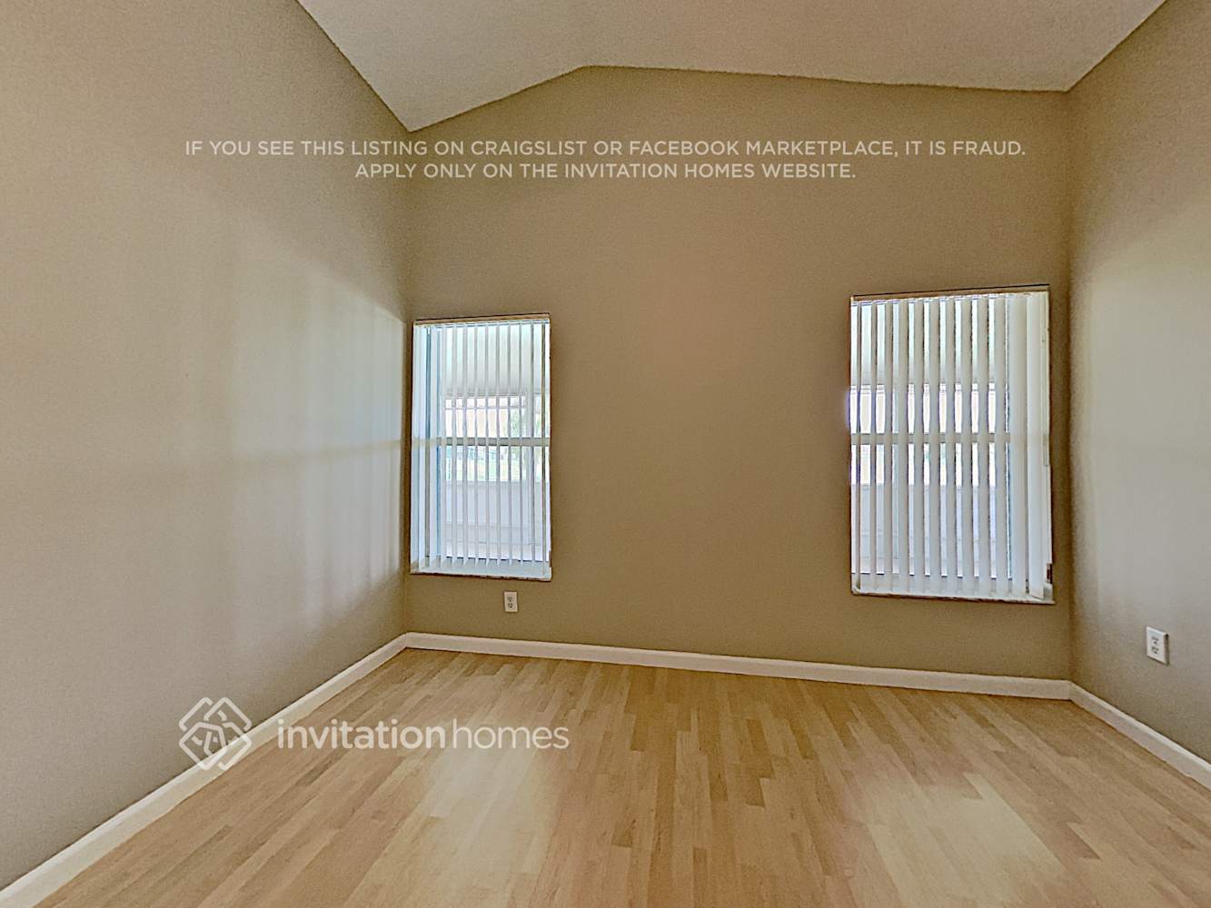 Building Photo - 444 SW 205th Ave