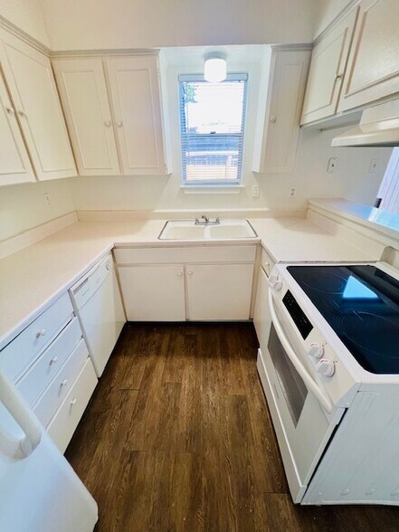Building Photo - 9344 Pecos St