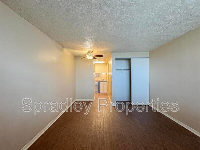 Building Photo - 608 John Paul Jones Dr