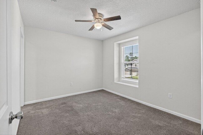 Building Photo - 43 Mustard Hl Ct