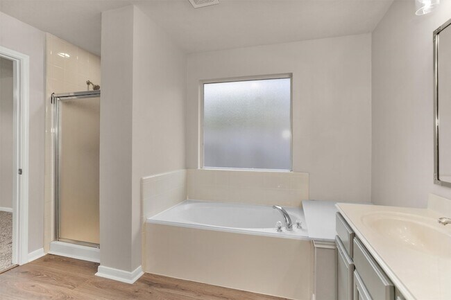 Building Photo - 32102 Decker Oaks Dr