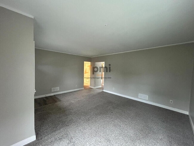 Building Photo - 616 Burton Ct