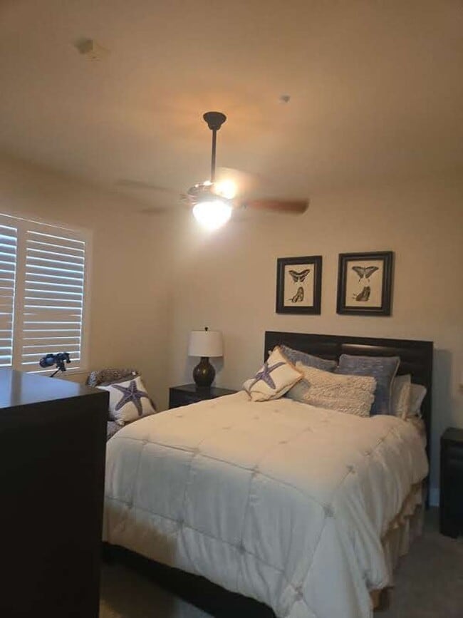 Building Photo - An Amazing Furnished 3 Bedroom Condo at La...