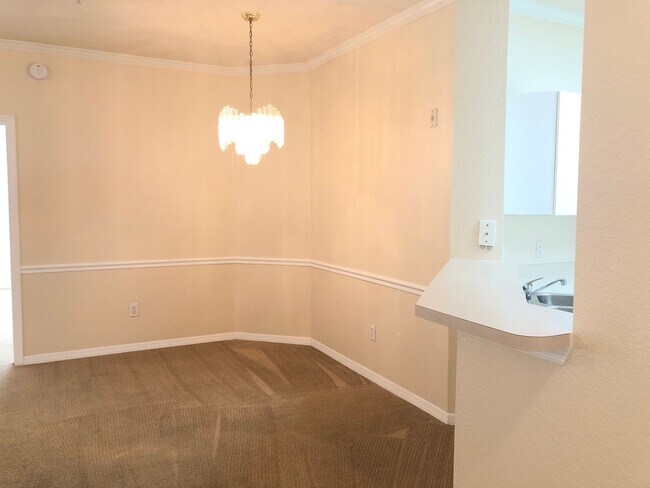 Building Photo - MOVE IN OCTOBER! 3rd floor 3BR/2BA Condo -...