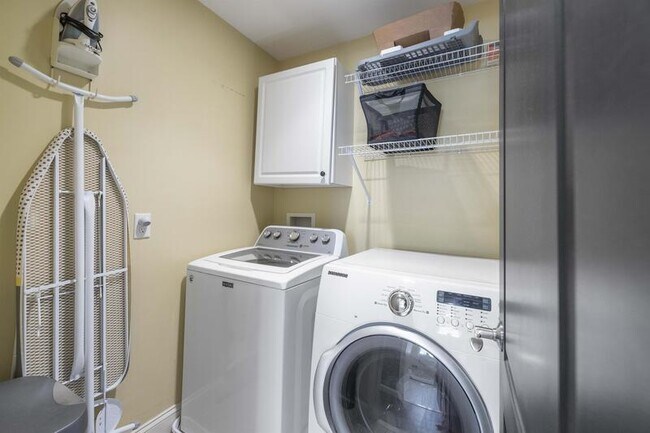 Building Photo - 398 Sam Allen Rd