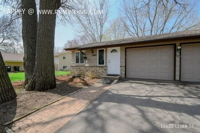 Building Photo - 3br 2ba 1cg ~ Security Deposit Free Altern...