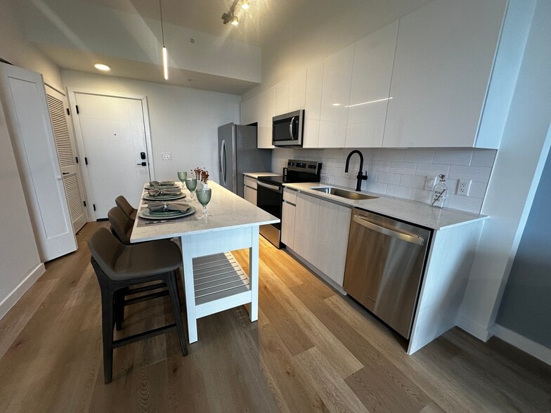 Primary Photo - 119 SE 2nd Ct