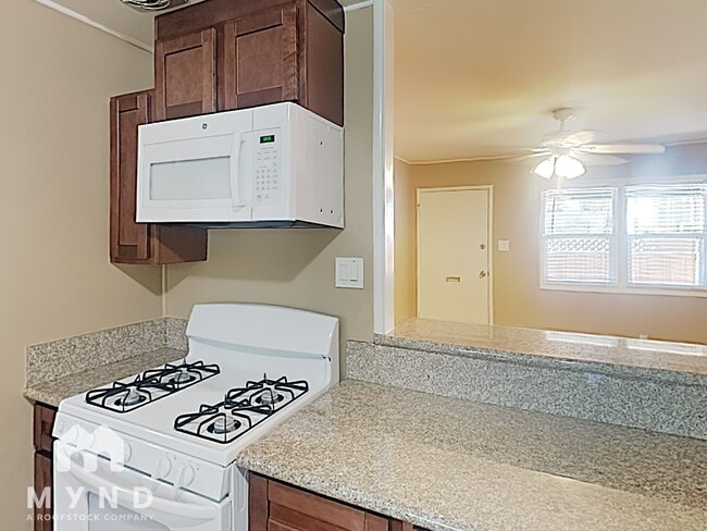 Building Photo - 5 Garrison Dr