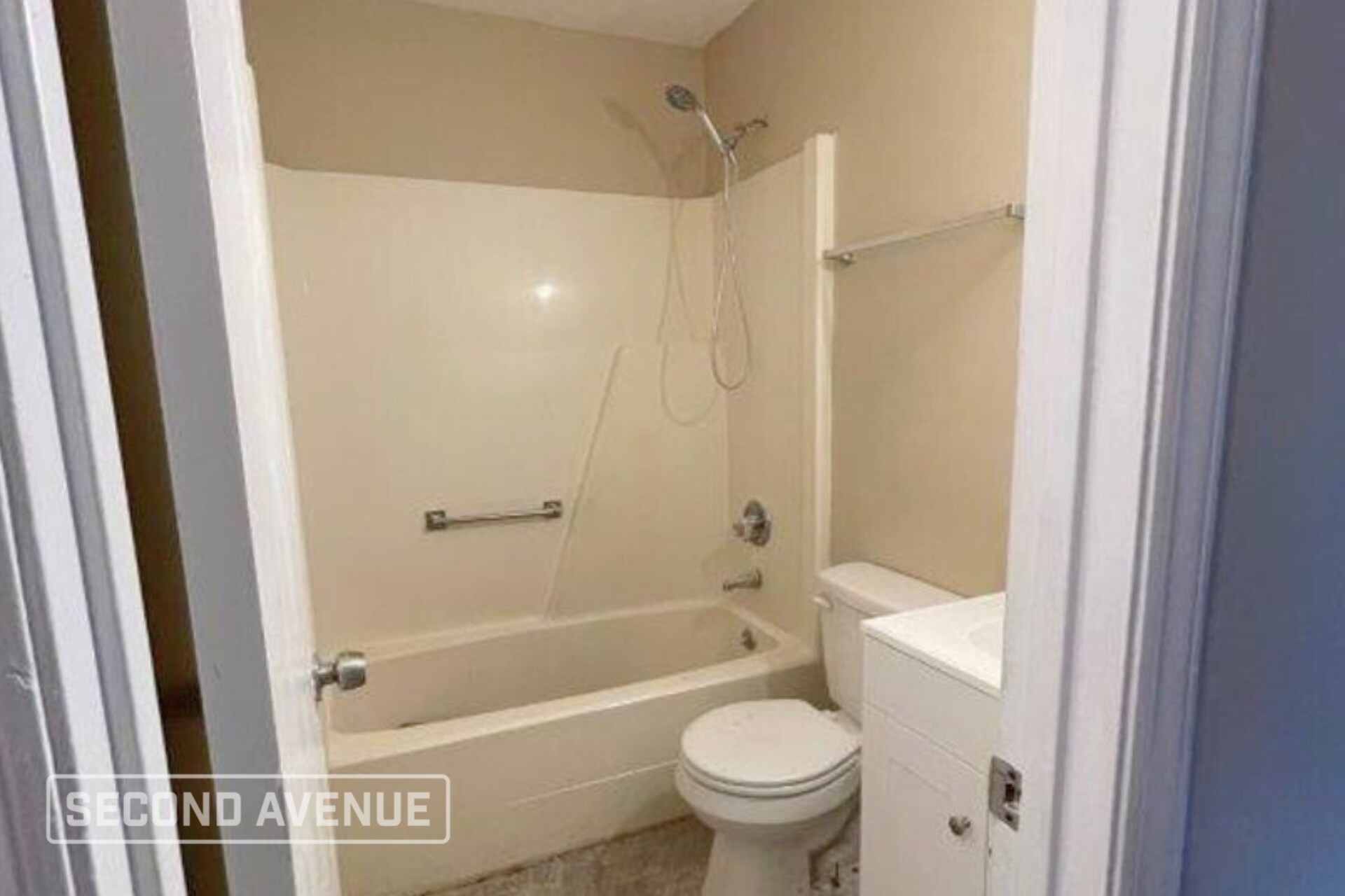 Building Photo - 4407 Golden Rd