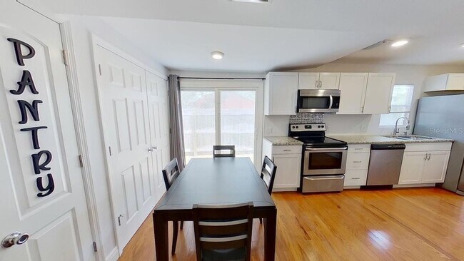 Building Photo - 3729 31st Ave S