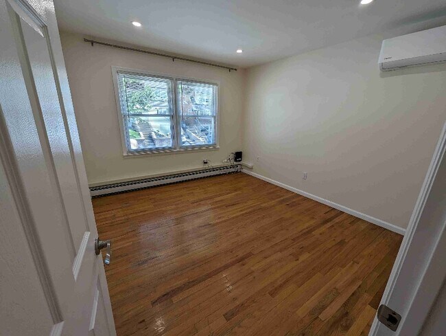 Building Photo - 47 Dewey St
