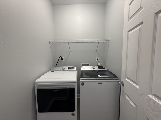 Building Photo - 1725 Holton St