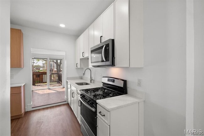 Building Photo - 4936 Shaw Ave