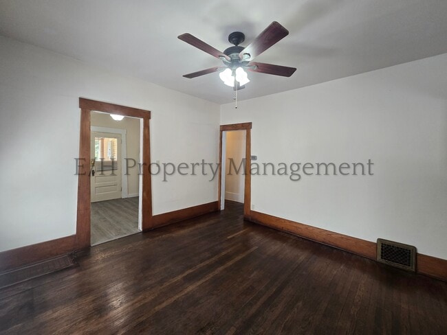 Building Photo - 907 N Faulkner St